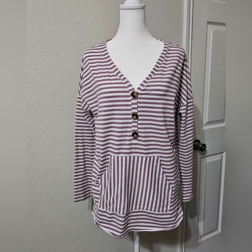 Long Sleeve V Neck Top